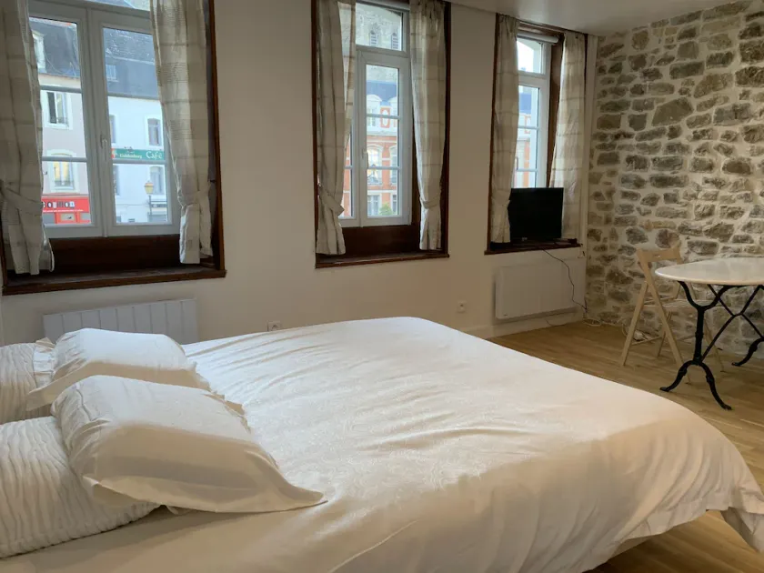Le cottage des remparts - face hotel de ville - Image 1