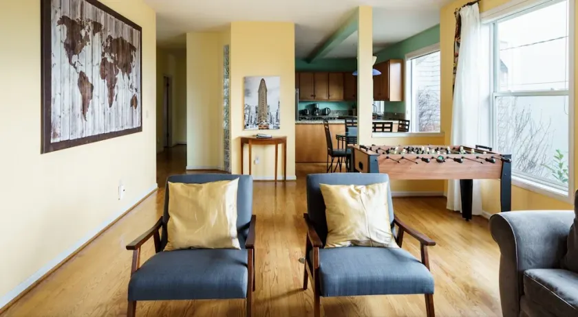 Modern luxury with sunset views of the Puget Sound in historic Queen Anne - Image 1