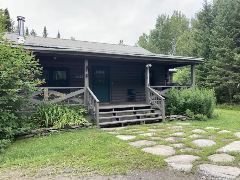 2 bedroom cabin located at its own location - Image 1