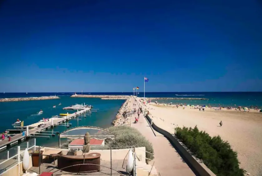Fully-equipped T2 apartment in Port de Canet-en-Roussillon, ground floor, near beach. - Image 1