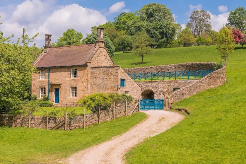 Gardeners Cottage Chatsworth Estate - Image 1