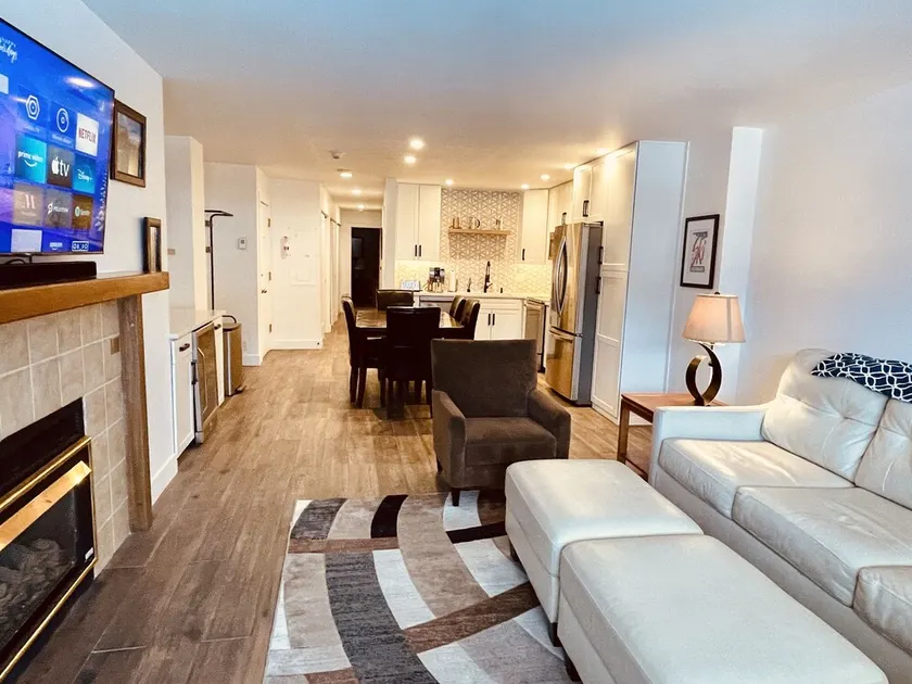 Luxury 2/2 condo faces Beaver Creek and is steps from Gondola - Image 1