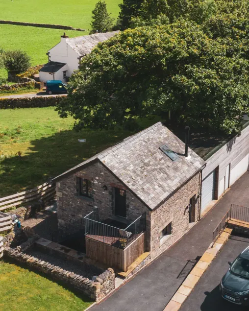 Beautiful modern Lakeland cottage with private hot tub, bbq and wood burner - Image 1