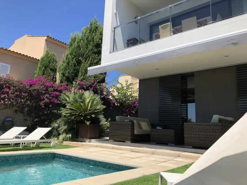 Beautiful modern villa ideal for families, private swimming pool,  seaside.🏖️🤩 - Image 1
