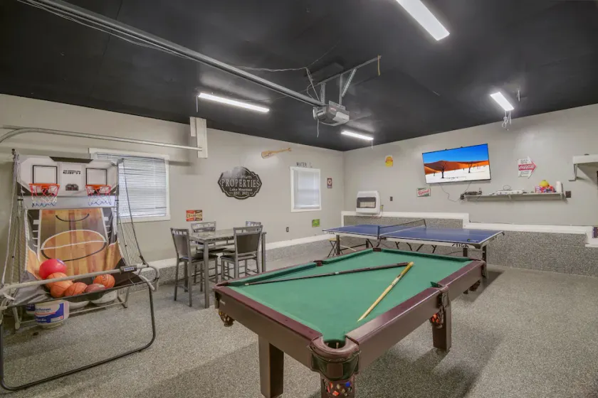 Lake Wawasee/HOT TUB/GAME ROOM/PONTOON/PICKLEBALL  - Image 1