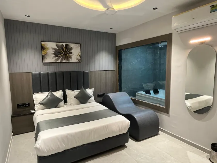 Hotel Pulse Town - Image 1
