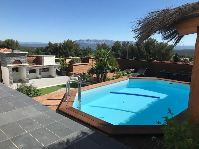 Charming 30m2 loft studio with new terrace and swimming pool - Image 1