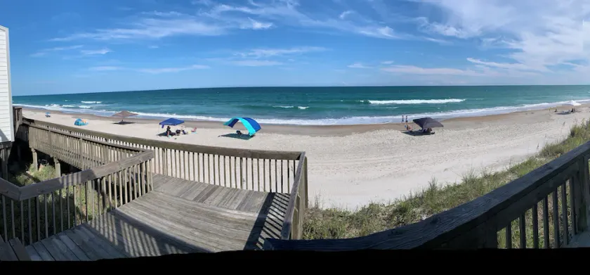  Family friendly oceanfront condo, directly on the beach. - Image 1