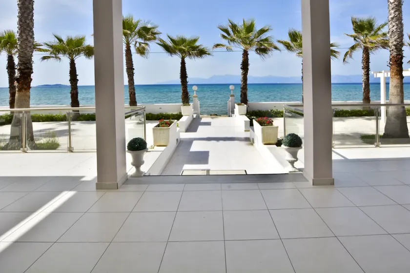 Sidari Beach Hotel - Image 1