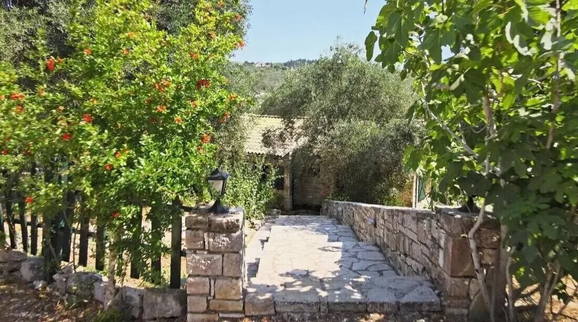 Guest House 'Adamantia D1' with Shared Terrace, Wi-Fi and Air Conditioning - Image 1