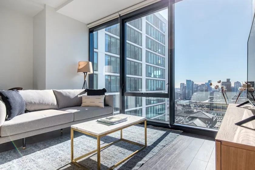 Bright South Loop Studio w/ Pool, Gym, walk to Grant Park, by Blueground (ID #CHI347) - Image 1