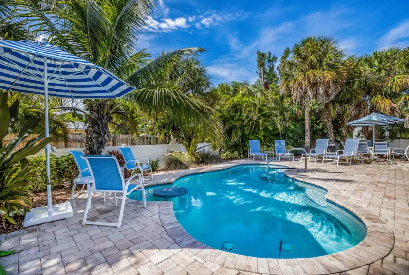 Toes in the Water - 110 Palm Ave - Image 1