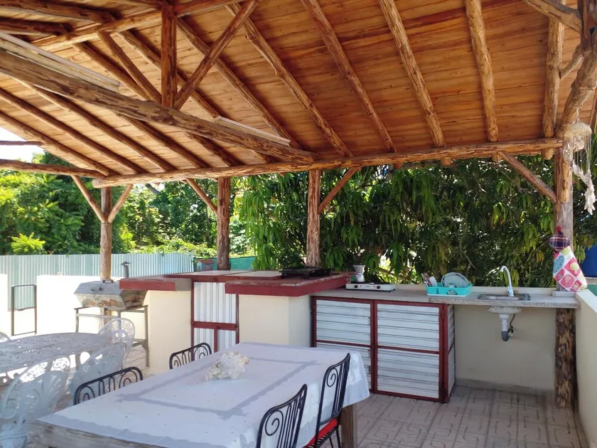 Hostal JJ, Casa completa, con 3 habitaciones y piscina - Image 1