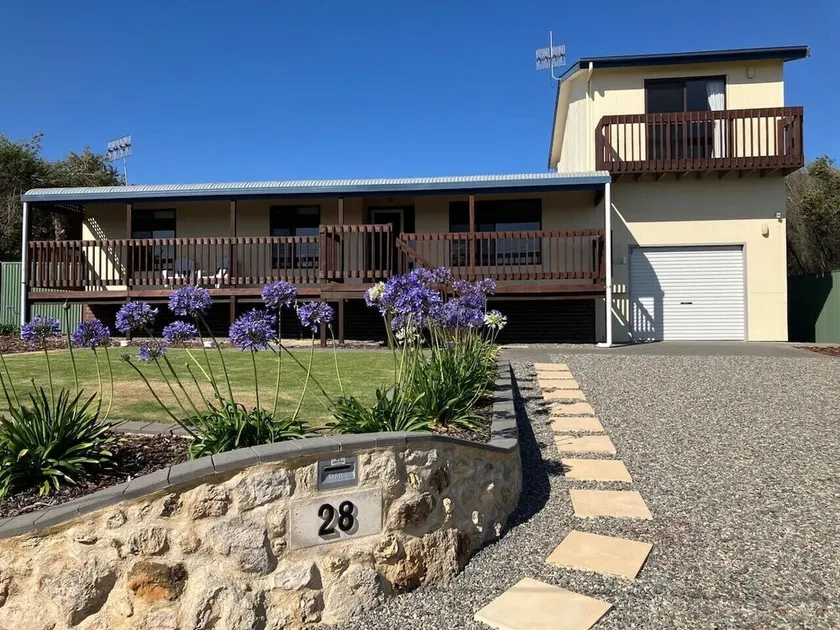 28 Hazel Street, Goolwa Beach - Image 1