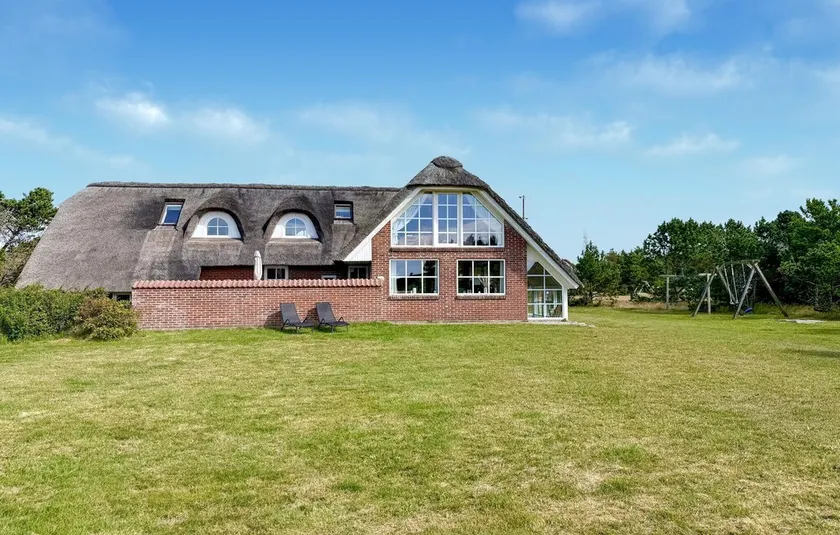 Beautiful Home In Blåvand With Sauna - Image 1