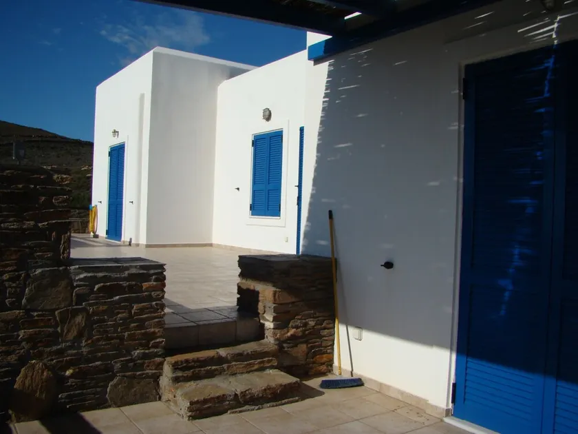 Eco friendly house (electricity and hot water from the Sun), water well for the - Image 1