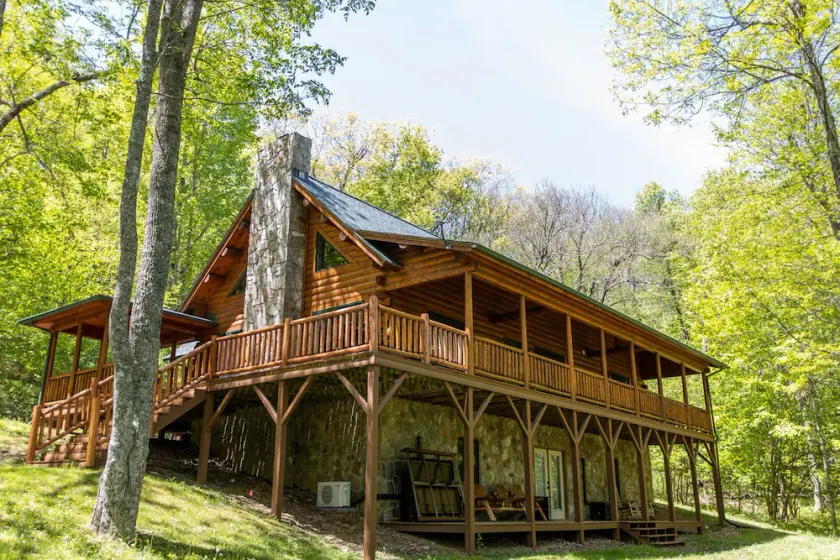 Log Cabin in Wooded Scenery Near Downtown Boone - Image 1