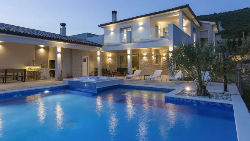 Villa Casta Diva with sea view and wellness - Image 1