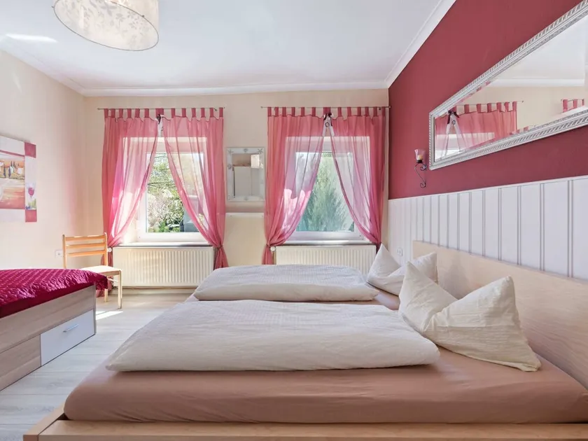 Elegant apartment with garden in Gingst - Image 1