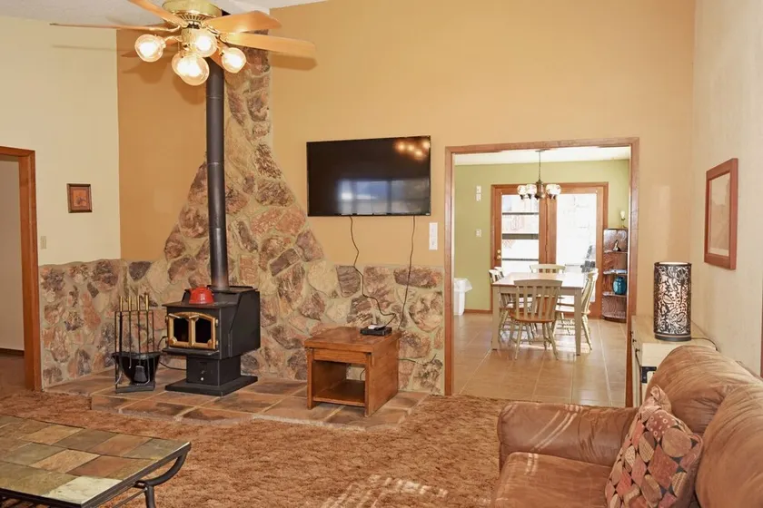 Grande maison sur la rivière, parfait pour les réunions de famille, WIFI, W / D, télévision par satellite - Image 1