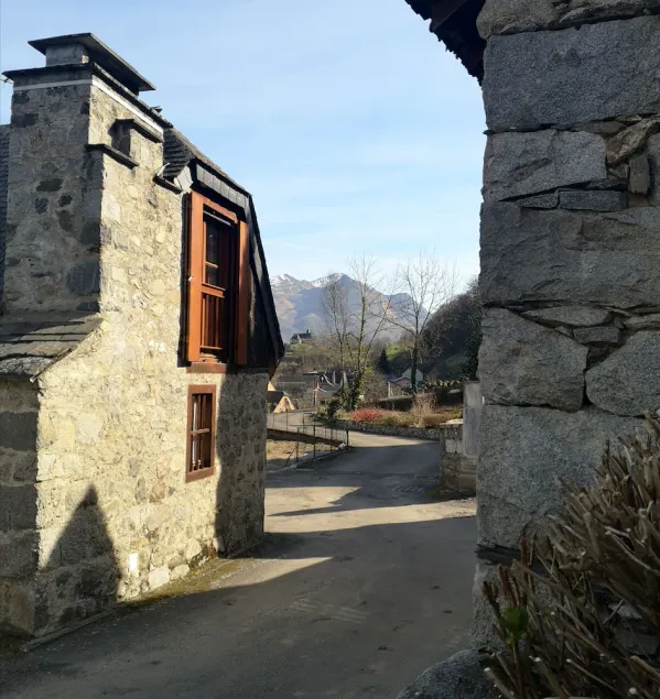 Charmante grange rénovée, cœur du village - Image 1