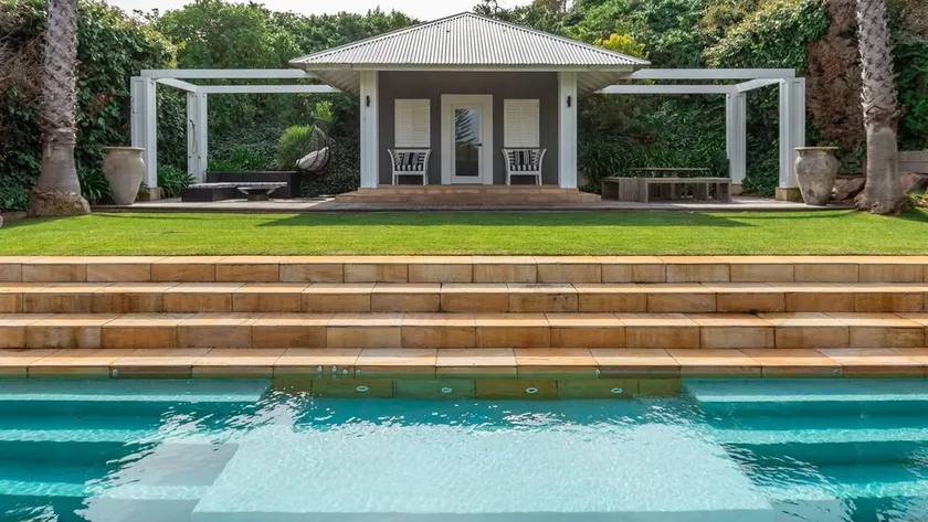 Portsea Resort pool og domstol - Image 1