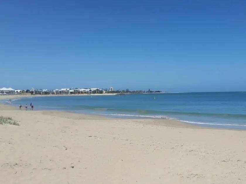 Beach Stay on Ormsby. Two bedroom unit with secure backyard.   - Image 1