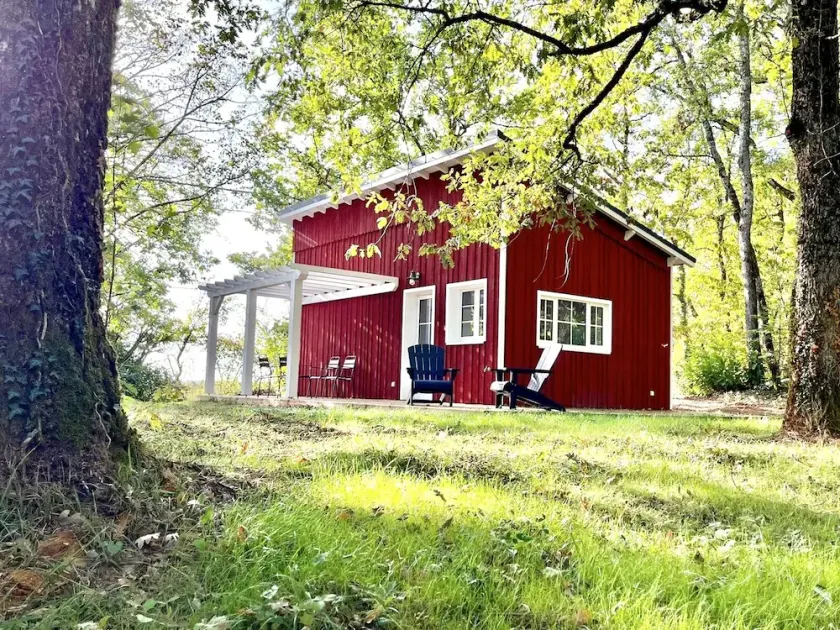 The little house on the edge of the woods - Image 1