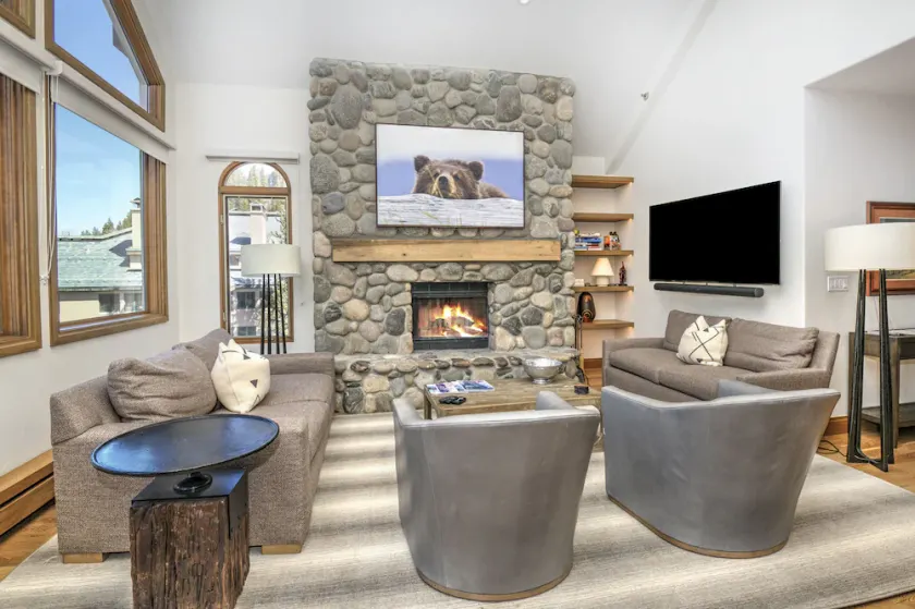 Luxurious and newly remodeled ski-in/ski-out with gorgeous views!! - Image 1