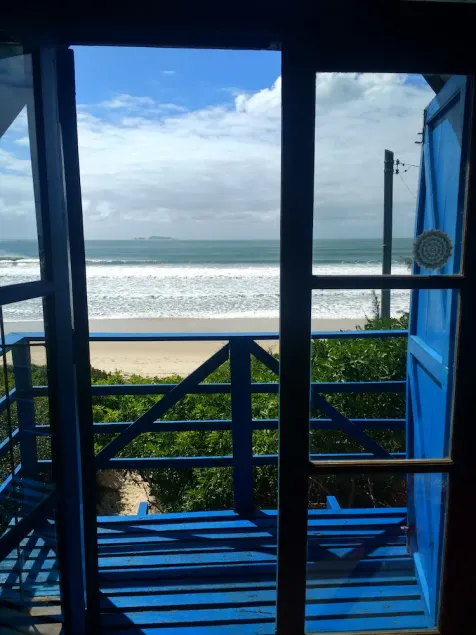 Beachfront house - Image 1