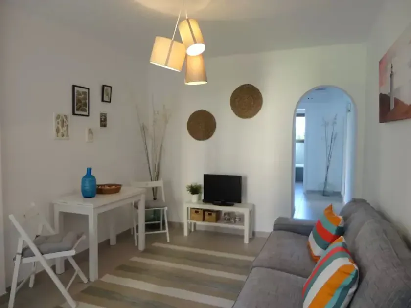 Apartamento Familiar A/C Terraza y Wifi. Cerca de la Playa y del Pueblo - Image 1
