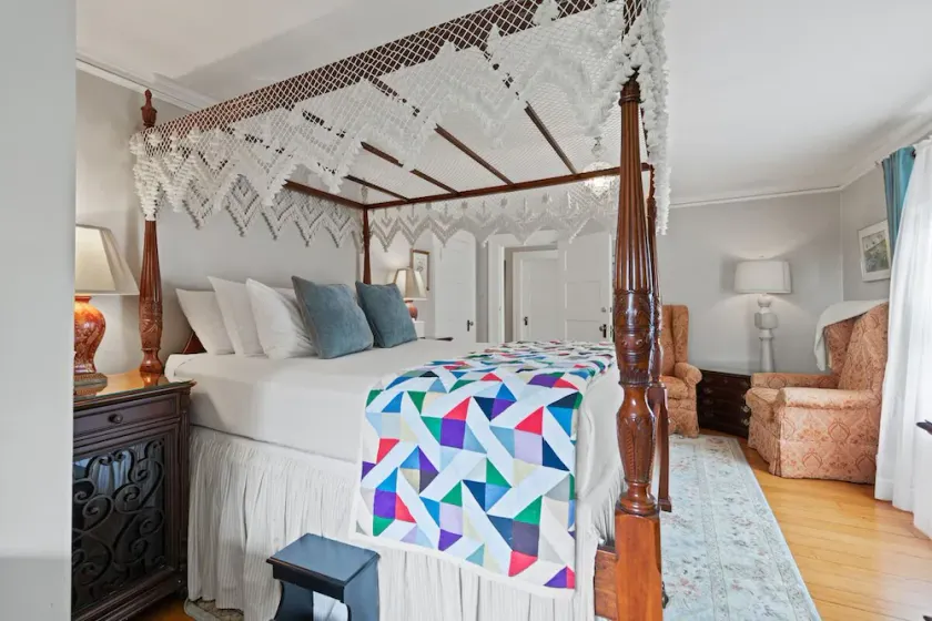 Stonehouse Manor -Popham Beach B&B - Pond Island Room - Image 1