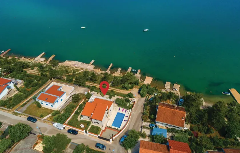 Awesome home in Klimno - Image 1