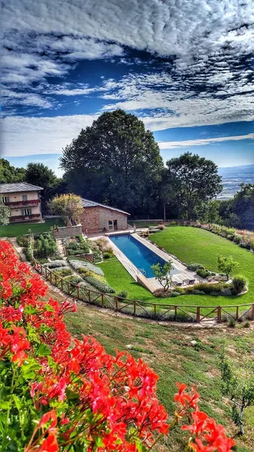 Villa with infinity pool, Spa,private garden, patio, barbecue,Monviso Unesco area. - Image 1