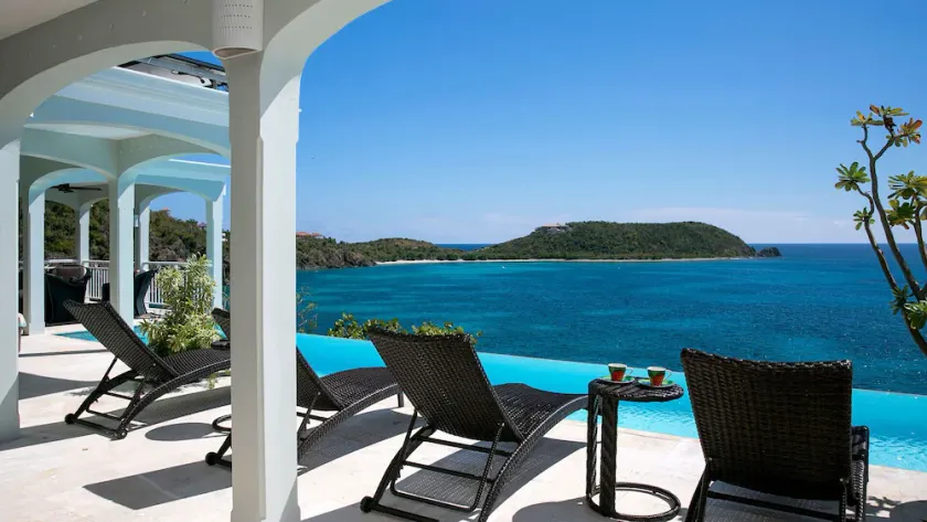 Seas Edge: Waterfront! Breathtaking Views! Newly Renovated! - Image 1