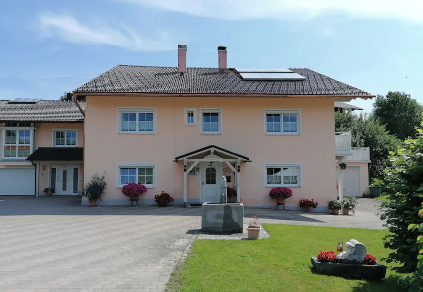 Acolhedor apartamento para famílias, tranquilo e exclusivo na Floresta da Baviera - Image 1