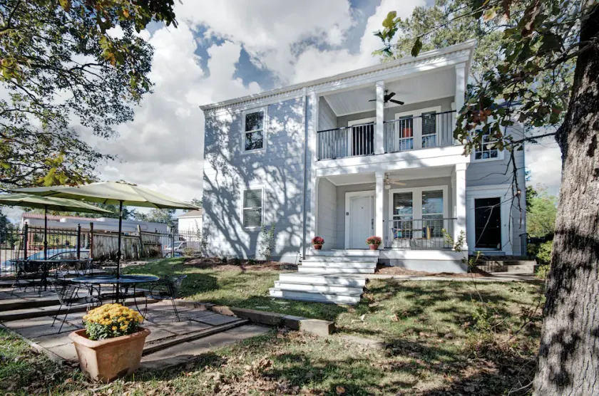 Fondren \"InStyle\" Elegance: inomhus-utomhus charm - Image 1