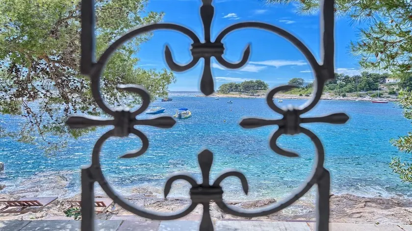 Villa Coral Bay - beachfront 3 bedroom villa in walking distance to Hvar Town by MyWaycation - Image 1