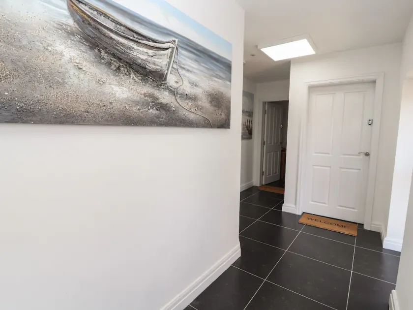 FLAT 2, romantic, with a garden in Prestatyn - Image 1