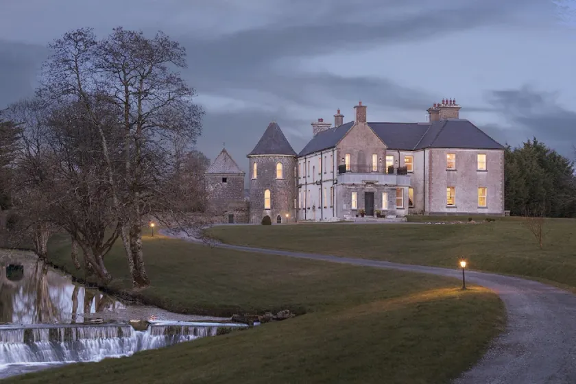 Historic Riverside Manor on 33 private acres - Image 1