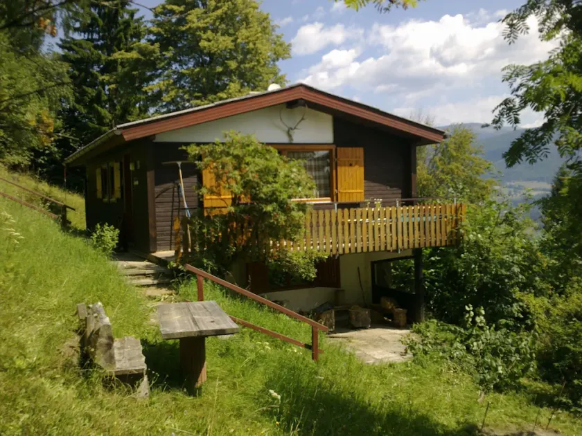 A small cabin with a superb view and plenty of space for families - Image 1