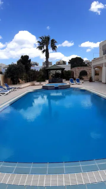 Excellent Villa Apt accommodation in a superb location with Pool, AC/ WI Fi. - Image 1