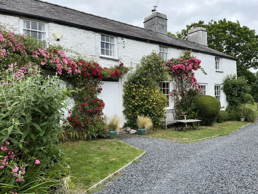 Glan y Morfa Welsh farmhouse overlooking Dyfi Estuary Rated 4 star Visit Wales - Image 1