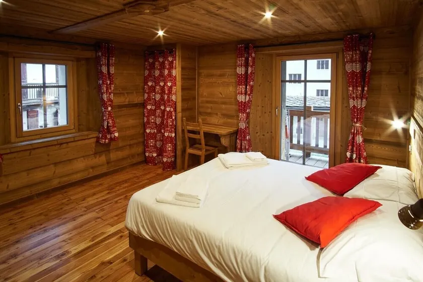 Apartment 'Appartamento 2' with Balcony and Wi-Fi - Image 1
