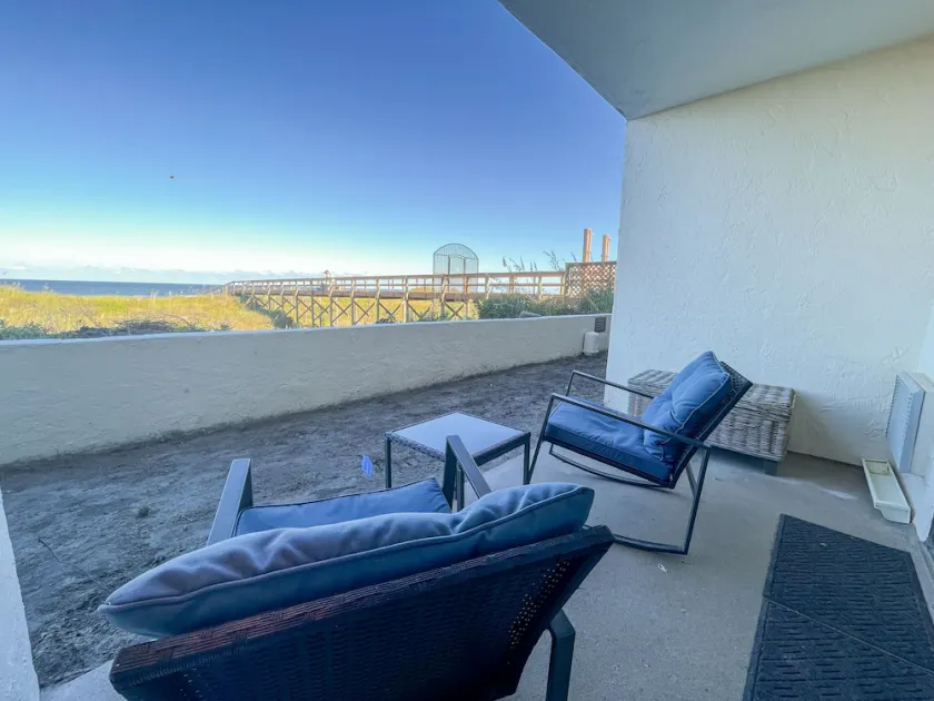 110 Sunny Crescent Beach Oceanfront Apartments! - Image 1