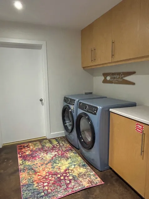 Modern Vacation Home With A/C & Screened In Room. Close To National Park Beach - Image 1