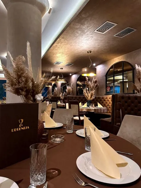 Decenija Hotel & Restaurant - Image 1