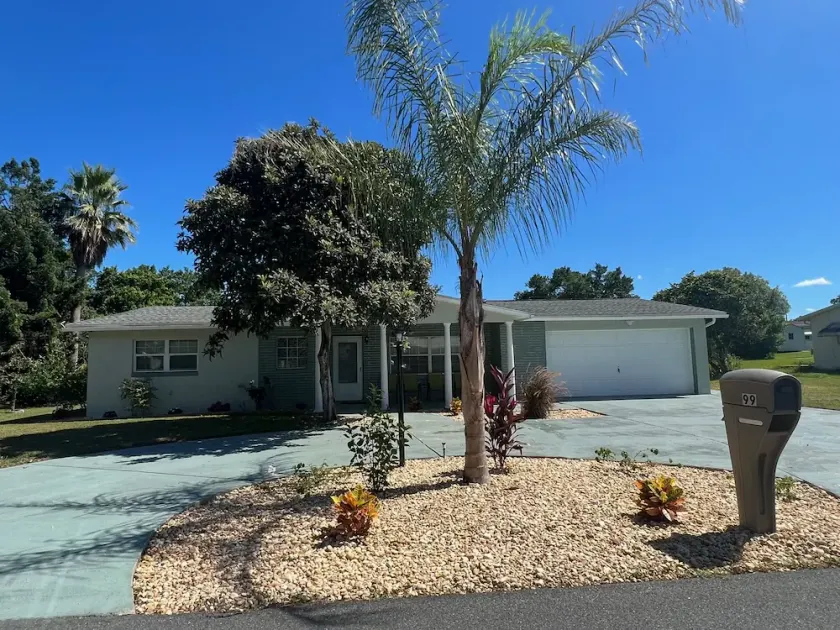 Sunshine & Swimming! Private Pool Home Near Crystal River Springs, Quiet Area - Image 1