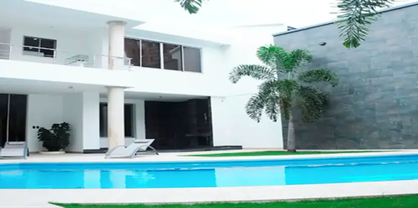 BEAUTIFUL HOUSE WITH PRIVATE POOL - Image 1