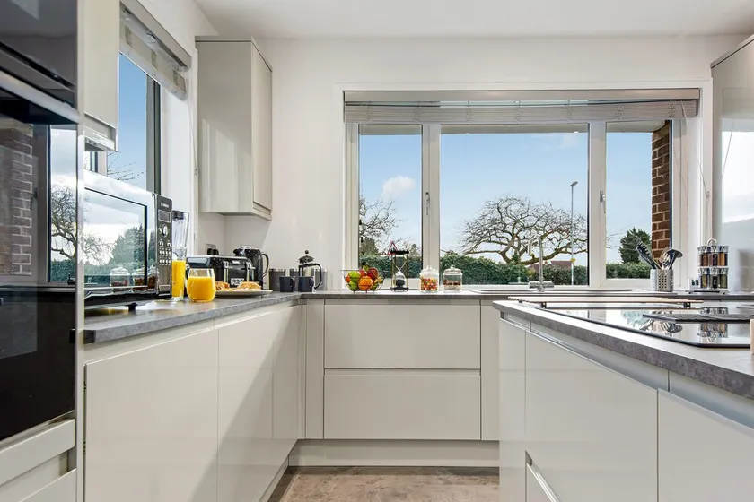 Luxury 2 Bedroom Apartment in Kettering - Image 1